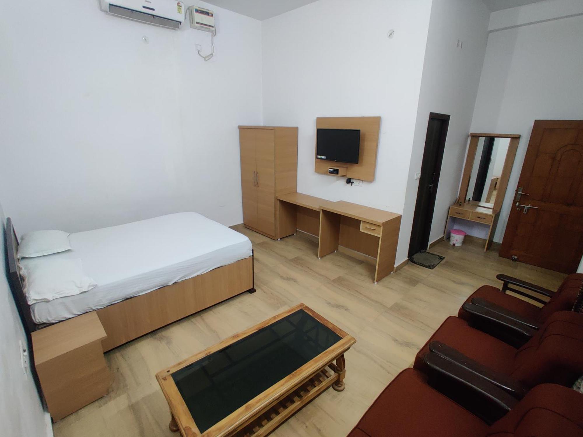 Hotel Jp International Naimisharanya Habitación foto
